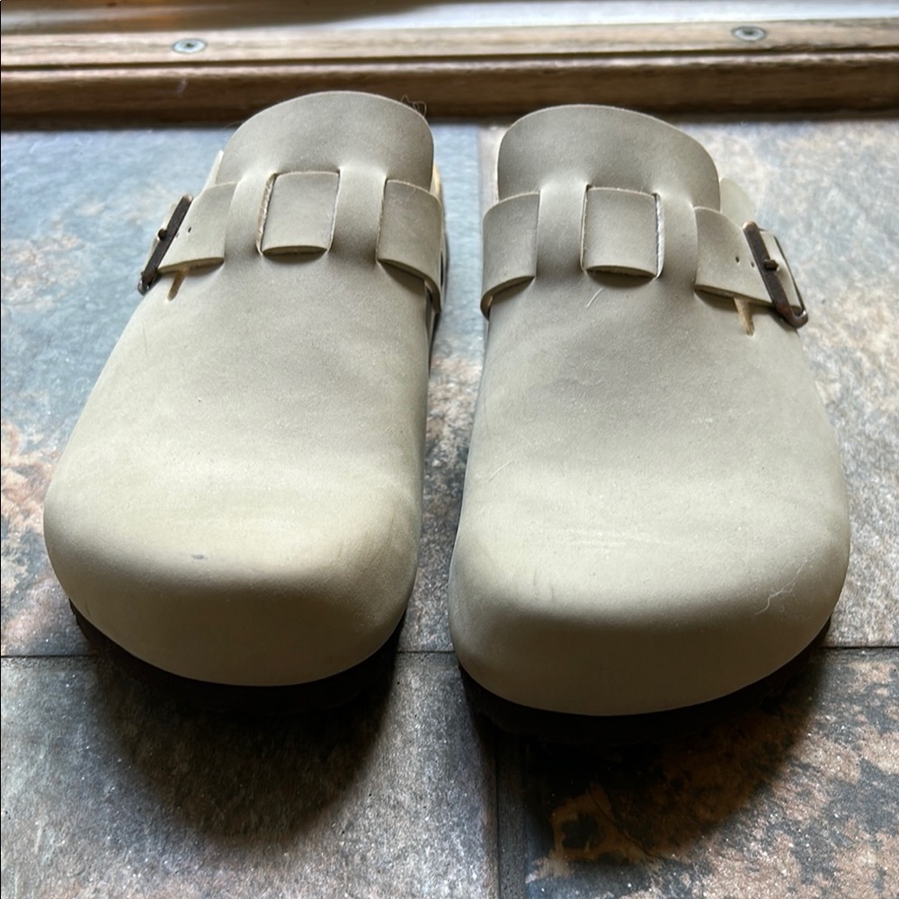 Cushionaire Beige Slip-On Clogs
